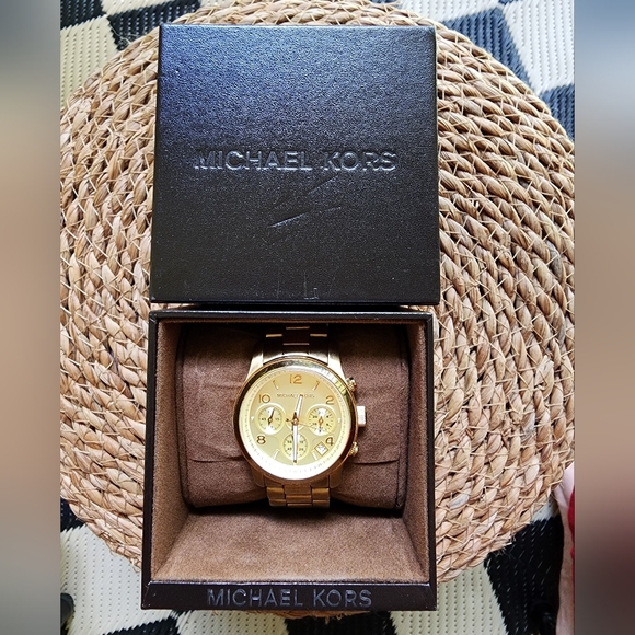 Michael Kors Runway Gold Tone Chronographic Watch - Picture 2 of 10